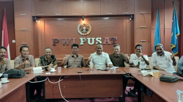 Pemberhentian Hendry Ch Bangun dari Keanggotaan Persatuan Wartawan Indonesia (PWI) batal demi hukum.