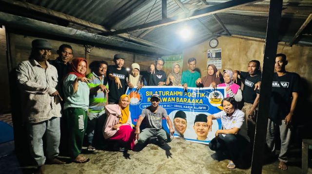 Relawan BARAAKA (Barisan Relawan Ahmad Ali- Abdul Karim Aljufri) kembali bergerak dari pintu ke pintu, mensosialisasikan Pasangan Bakal Calon Gubernur dan Wakil Gubernur Sulteng, Ahmad Ali-Abdul Karim Aljufri (AA-AKA), di Kabupaten Sigi.