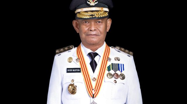 Gubernur Sulteng H. Rusdy Mastura