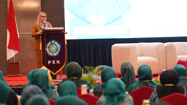 Sekretaris Daerah Kota Palu Irmayanti Pettalolo, secara resmi membuka Rapat Konsultasi Tim Penggerak PKK Tingkat Kota Palu Tahun 2024