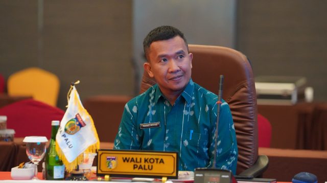 Wali Kota Palu diwakili Plt. Asisten II Bidang Perekonomian dan Pembangunan Setda Kota Palu, Rahmat Mustafa, menghadiri Rapat Umum Pemegang Saham (RUPS), pada Senin (20/01/2025) di Hotel Best Western Coco Palu.