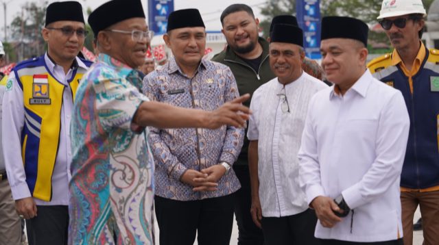 Lokasi Masjid Raya Baitul Khairaat, yang sebelumnya dikenal dengan nama Masjid Agung Darussalam, terletak di jantung Kota Palu.
