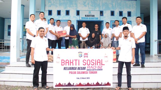 Perwira SIP 52 RAD (Rahesa Aditya Diandra) Polda Sulawesi Tengah Beri Bantuan ke Lansia Binaan Yayasan Alkautsar Palu.