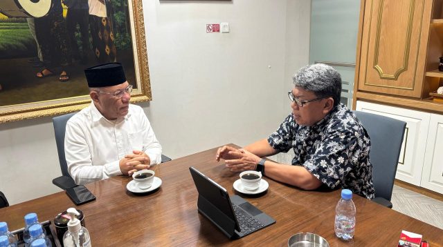 Ridha Saleh (kanan), yang saat ini menjabat sebagai tim Ahli Anggota Pelaksana Satgas Hilirisasi dan Ketahanan Energi Nasional.
