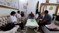 Komisi Nasional Hak Asasi Manusia (Komnas HAM) Perwakilan Sulawesi Tengah mendesak Gubernur Sulawesi Tengah untuk menerbitkan moratorium terhadap perusahaan-perusahaan yang terlibat dalam konflik agraria dengan masyarakat