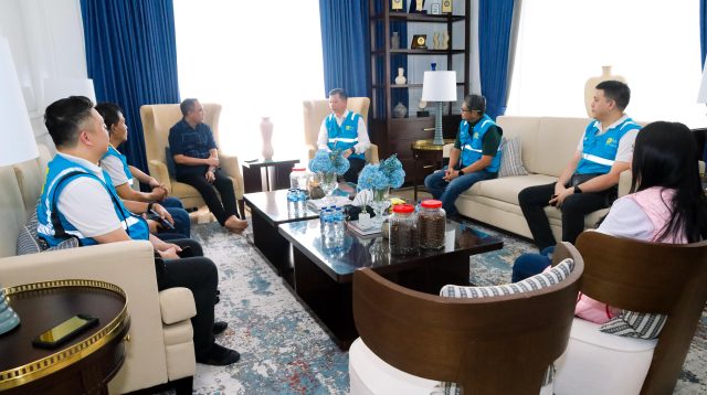 PLN Unit Induk Wilayah Sulawesi Utara, Tengah, dan Gorontalo (Suluttenggo) bersama Gubernur Sulawesi Tengah mempercepat penyalaan listrik di desa-desa terpencil sebagai bagian dari komitmen pemerataan energi nasional.