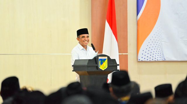 Gubernur Sulteng Dr. H. Anwar Hafid, M.Si