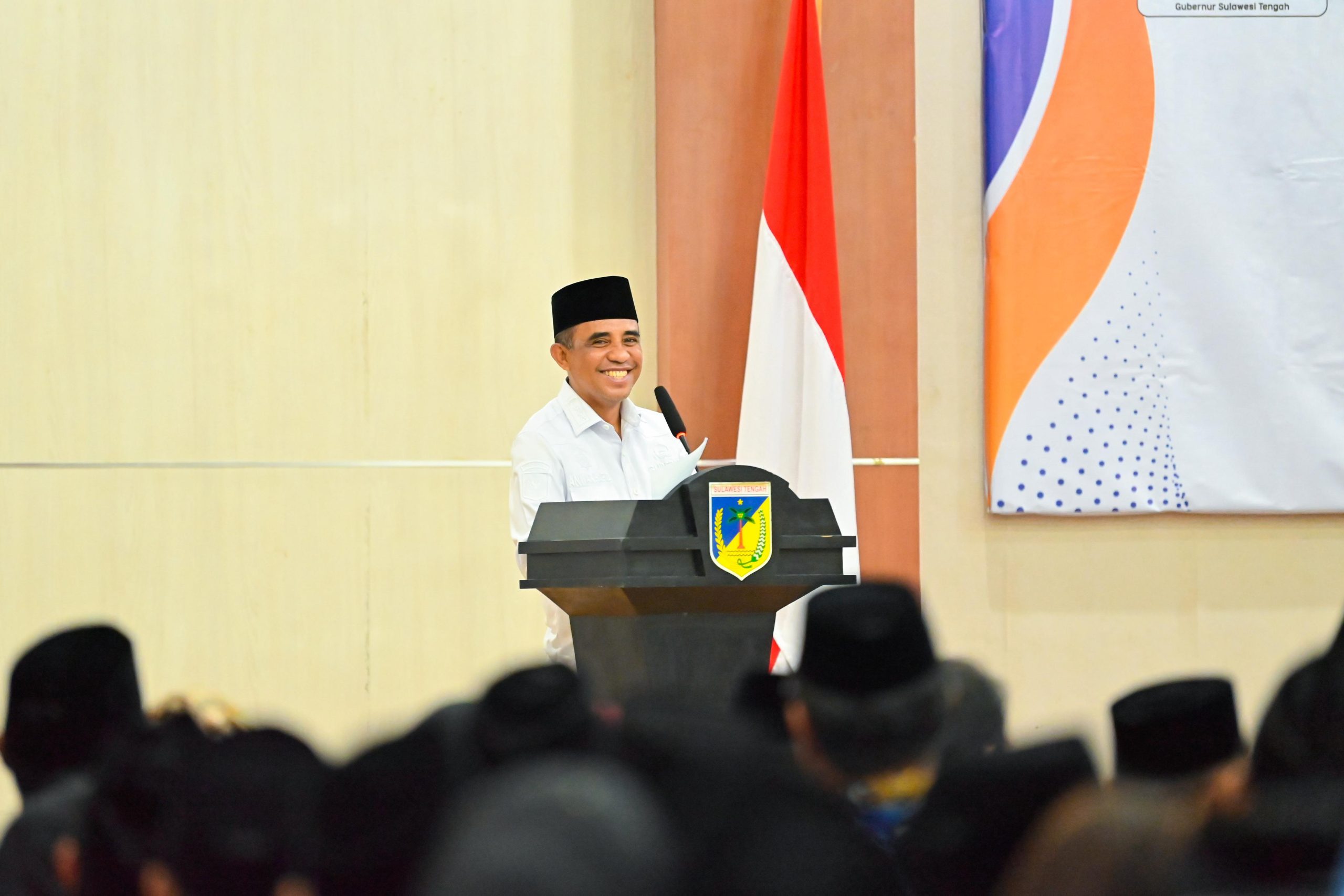 Gubernur Sulteng Dr. H. Anwar Hafid, M.Si