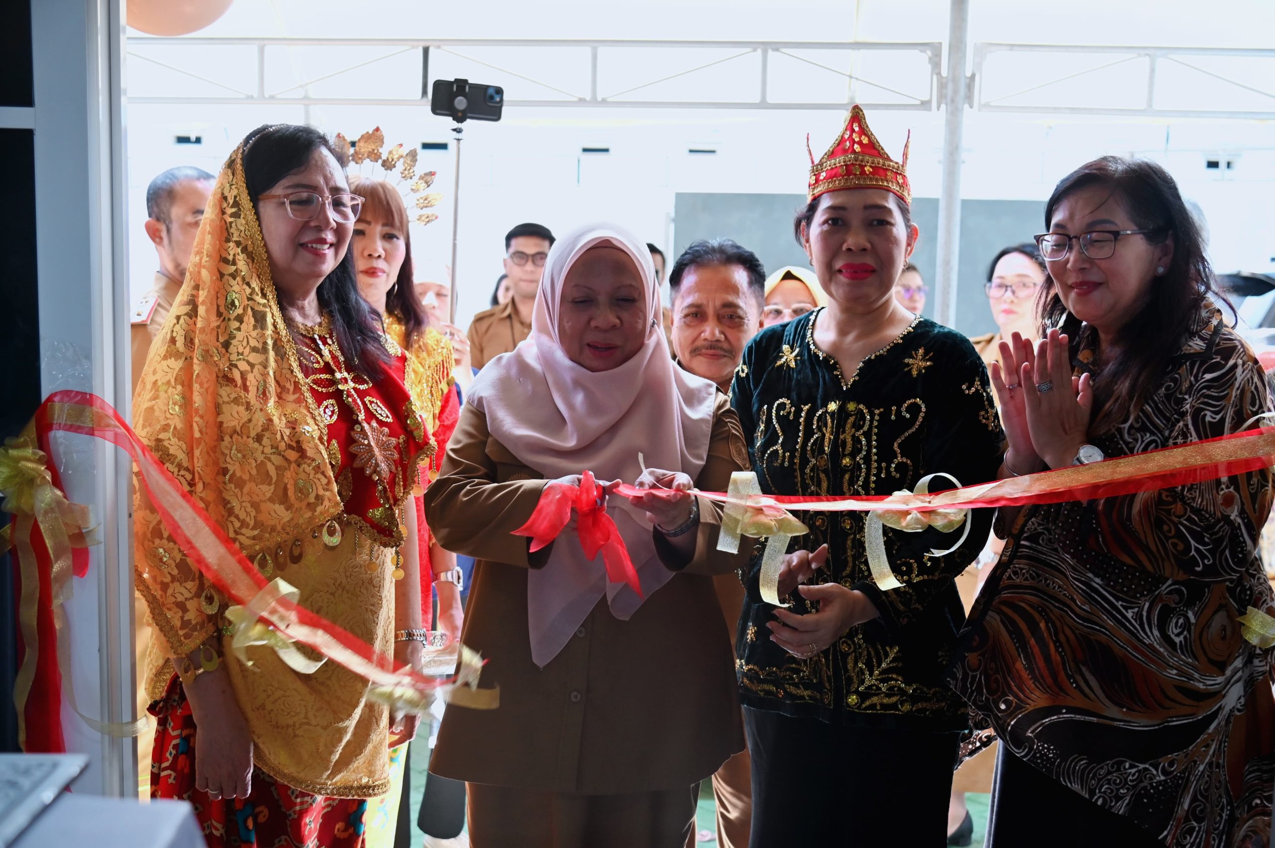 Wagub Sulteng resmikan bangunan permanen rumah singgah Sahabat Orang Sakit (SOS) di Kelurahan Tondo, Kota Palu, pada Senin (19/5/2025).