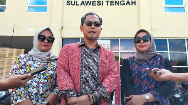 Kuasa Hukum vebry Tri Hariadi, saat melaporkan ke Polda Sulteng didampingi kuasa hukum lainnya yakni DIAN RAMDANINGSIH A PALAR, SH, MH, VIFKA SARI MASANI, SH, MH, serta TERESIYA SH.