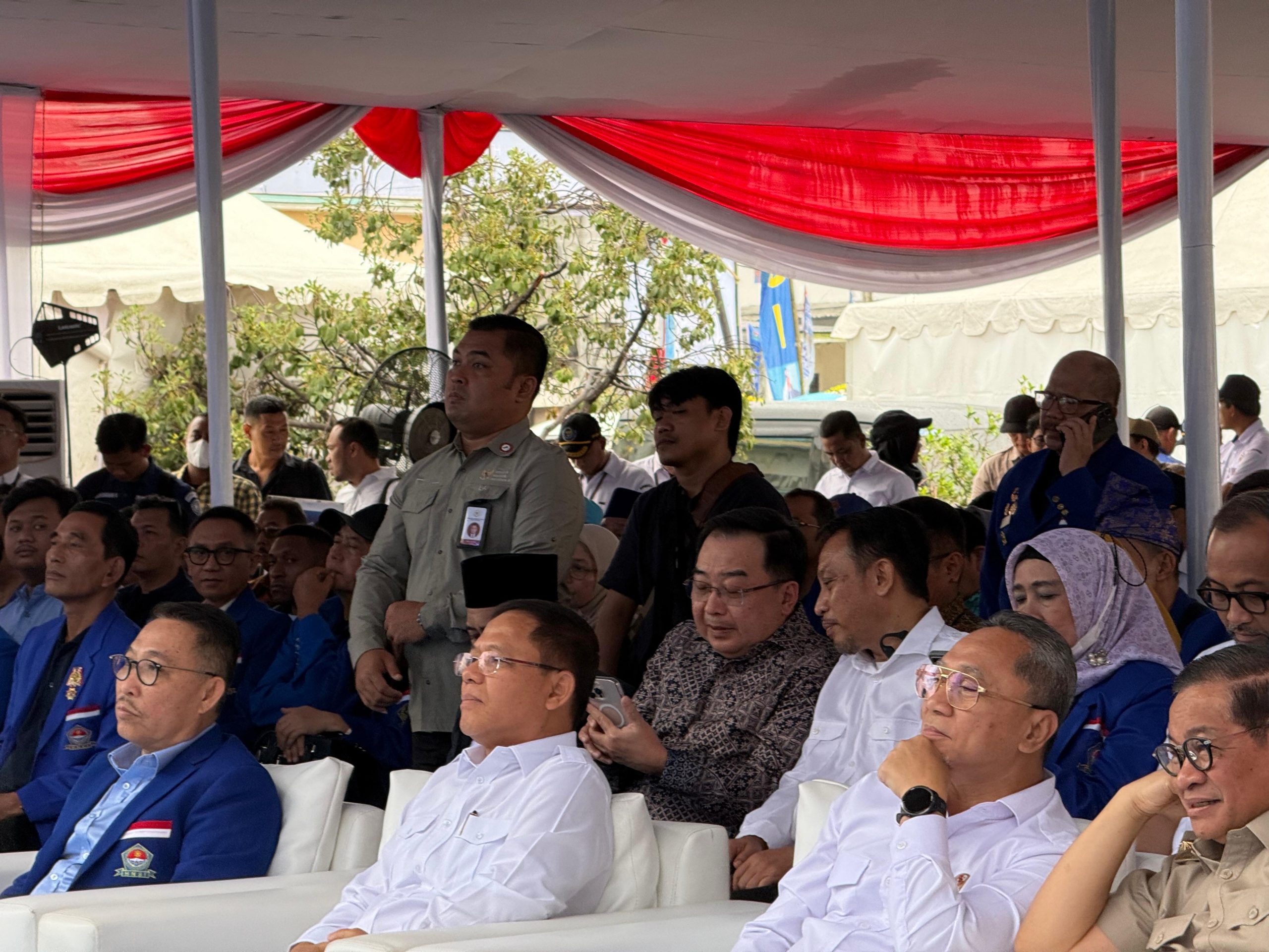 Wakil Ketua DPRD Provinsi Sulawesi Tengah, Syarifudin Hafid, menghadiri Peringatan Hari Ulang Tahun ke-52 Himpunan Nelayan Seluruh Indonesia (HNSI)