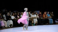Dekranasda Sulteng memperkenalkan Batik Bomba, kain tenun khas Donggala, dalam gelaran Rehearsal BTN Fashion Week Ronakultura di Jakarta, Sabtu (31/5/2025).