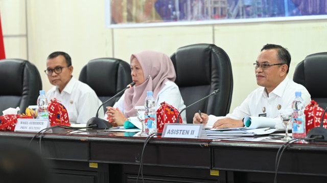 Wakil Gubernur Sulawesi Tengah dr.Reny A. Lamadjido, Sp.PK., M.Kes, memimpin Pra-Rapat Pimpinan (Pra-Rapim) Evaluasi dan Pengawasan Realisasi Anggaran Pendapatan dan Belanja Daerah (APBD) T.A 2025, yang digelar di Ruang Polibu, Kantor Gubernur Sulteng, Rabu (4/6/2025).