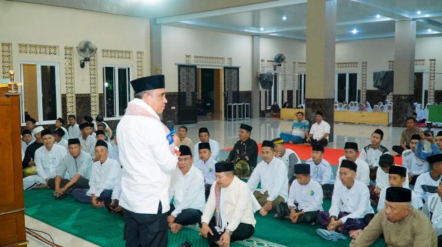 Gubernur Sulawesi Tengah Dr H Anwar Hafid