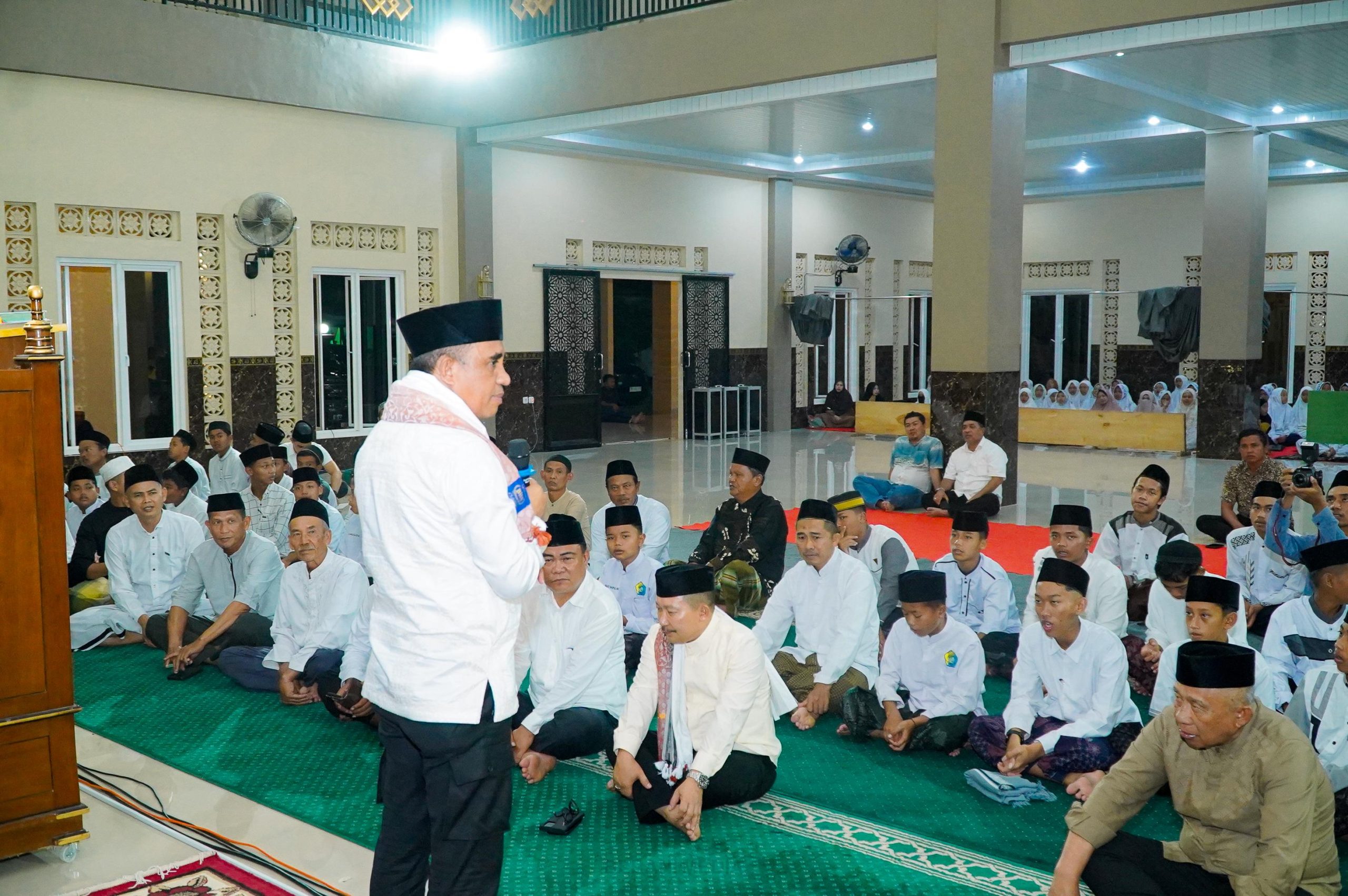Gubernur Sulawesi Tengah Dr H Anwar Hafid