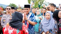 Gubernur Sulawesi Tengah, Dr. H. Anwar Hafid, bersama Wakil Gubernur dr. Reny A. Lamadjido secara resmi meluncurkan Gema Kerukunan Masyarakat Kulawi Raya di Lapangan Garuda, Desa Tompe Bugis, Kecamatan Kulawi Selatan, Minggu (15/6/2025).