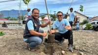 para offroader turut menyalurkan 150 paket sembako serta 500 bibit pohon durian dan rambutan kepada warga Desa Uwemanje dan Desa Porame.