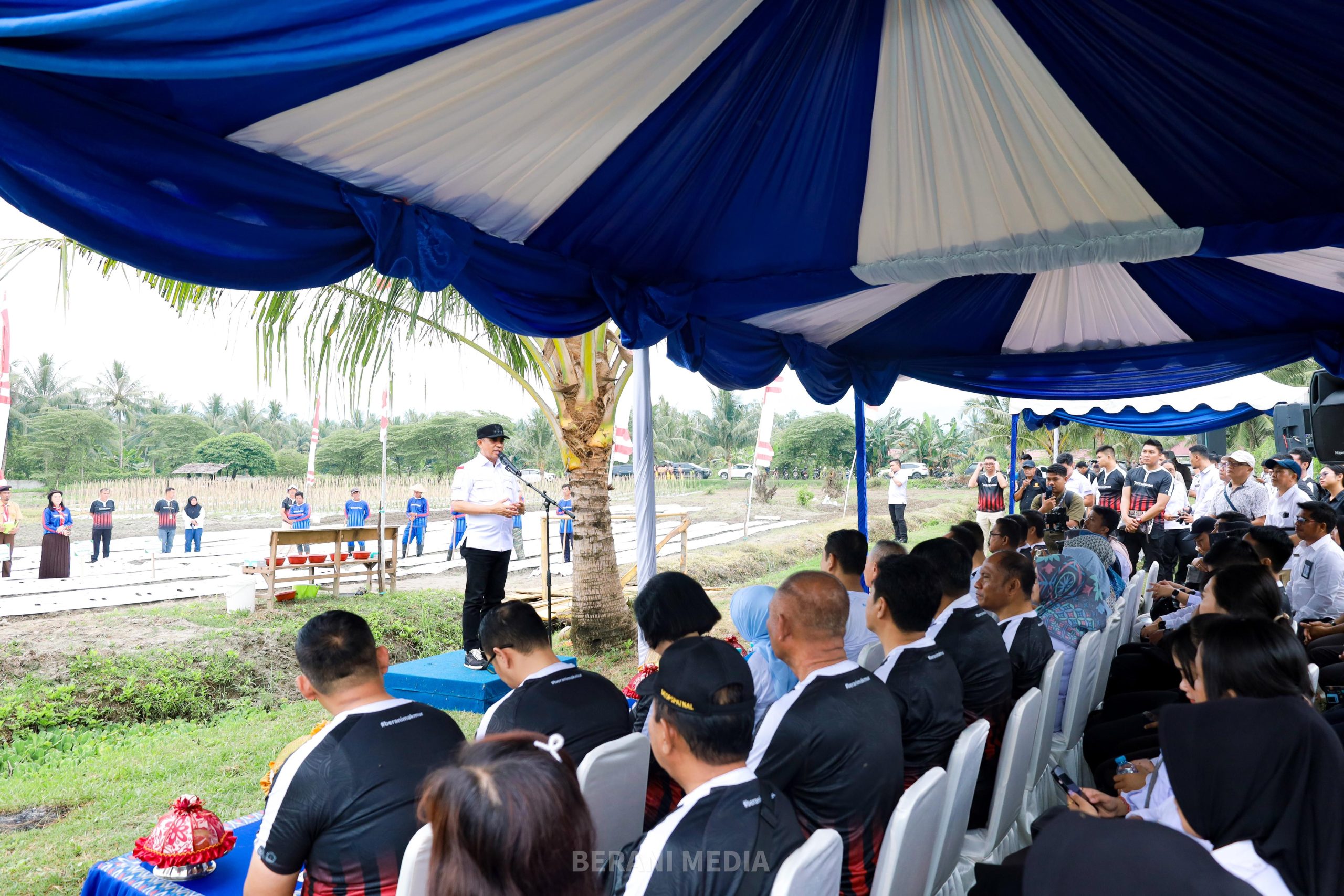 Gubernur Sulteng Dr. H. Anwar Hafid.