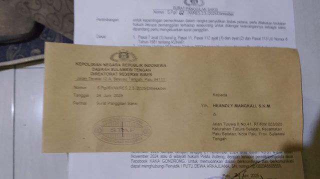 Jurnalis Hendly Mangkali kembali di periksa Direktorat Reserse Siber (Ditseber) Polda Sulteng, sebagai saksi