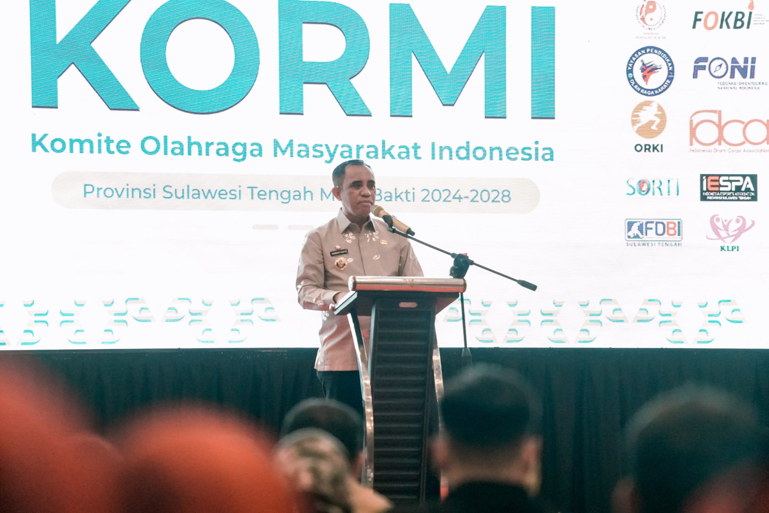 Gubernur Sulawesi Tengah Dr. H. Anwar Hafid, M.Si