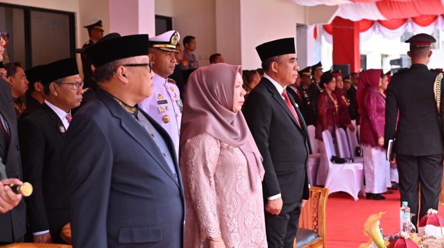 - Gubernur Sulawesi Tengah Dr. H. Anwar Hafid, M.Si menghadiri acara ramah tamah dalam rangka Peringatan Hari Ulang Tahun (HUT) ke-79 Bhayangkara yang digelar di Gedung Pogombo, Kantor Gubernur Sulawesi Tengah, Selasa (1/7/2025).