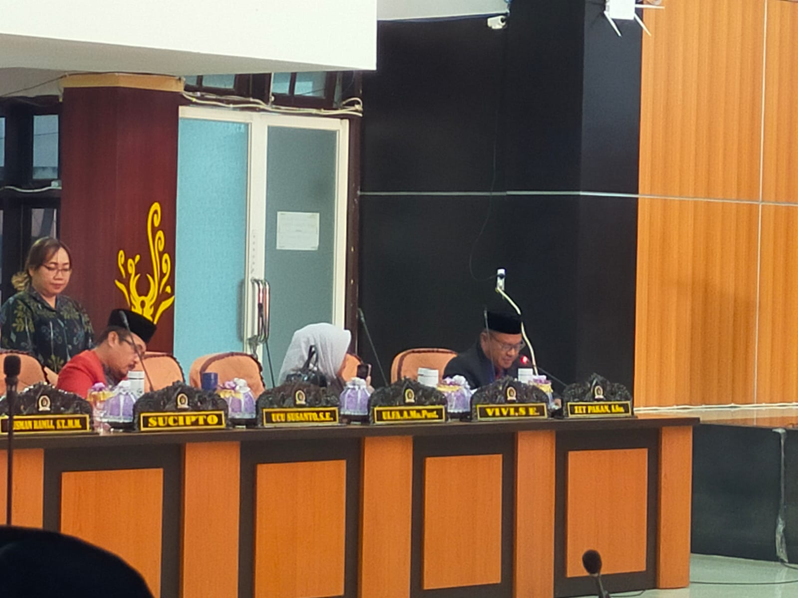 Juru Bicara dari pandangan umum Fraksi Persatuan Demokrasi Indonesia Perjuangan, Zet Pakan, S.Sos