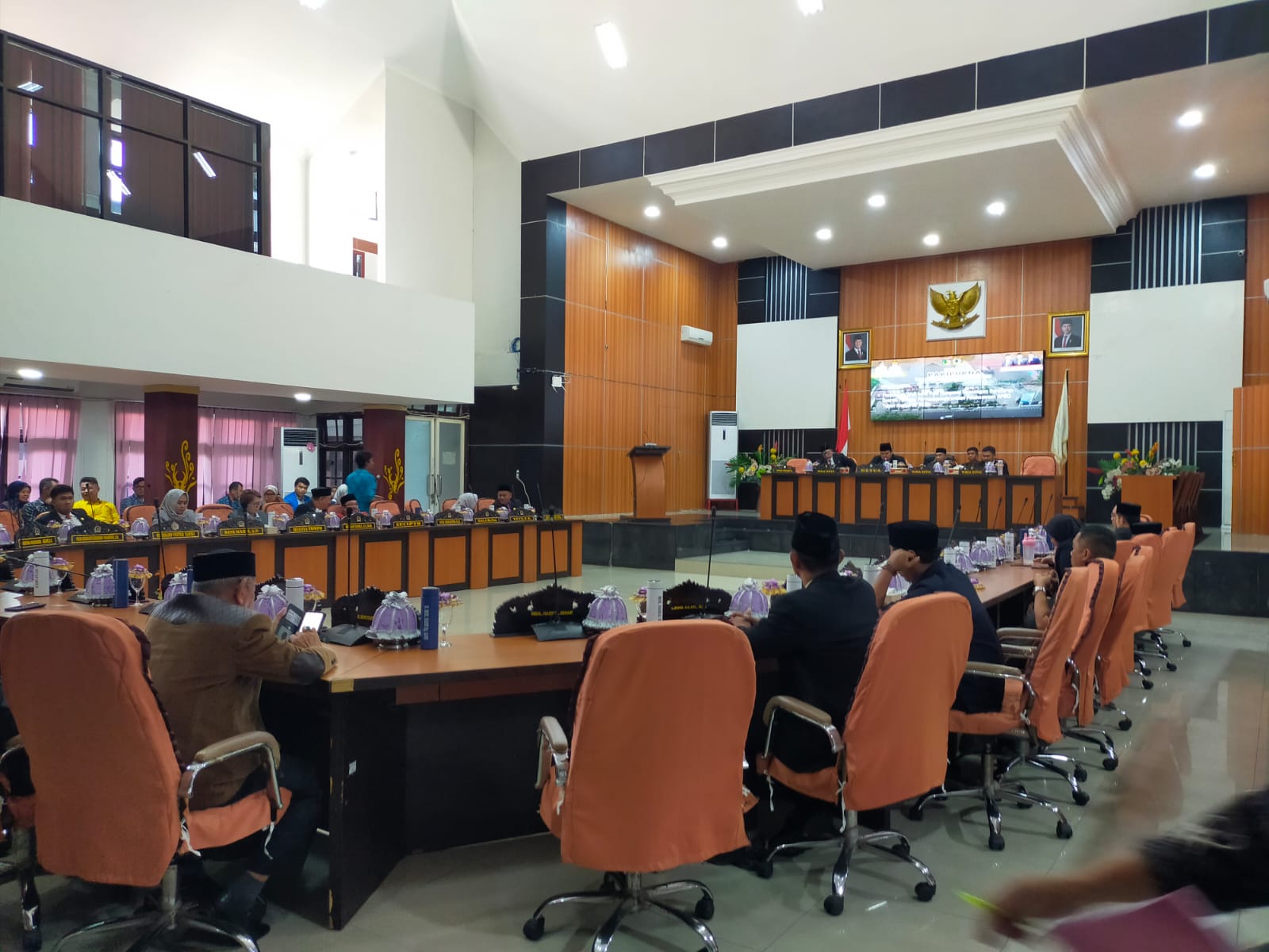 Dewan Perwakilan Rakyat Daerah (DPRD) Kota Palu melaksanakan Rapat Paripurna