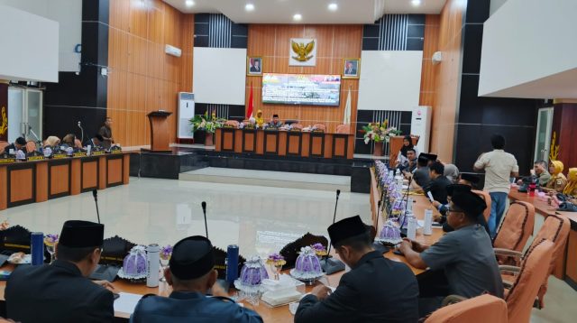 Dewan Perwakilan Rakyat Daerah (DPRD) Kota Palu menggelar Rapat Paripurna dengan agenda penyampaian Pimpinan Pansus yang berisi pembahasan Ranperda tentang pertanggungjawaban pelaksanaan APBD Tahun 2024