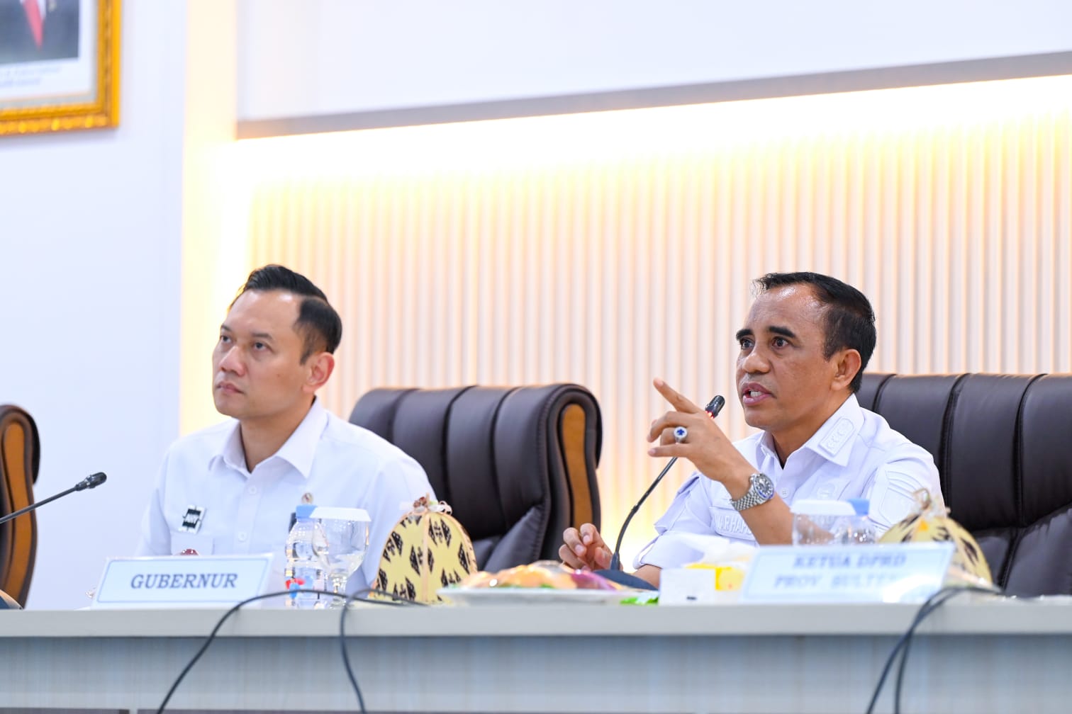 Gubernur Dr. H. Anwar Hafid, M.Si menyampaikan usulan infrastruktur strategis yang dibingkai dalam program BERANI di hadapan Menko Bidang Infrastruktur dan Pembangunan Wilayah Agus Harimurti Yudhoyono (AHY)