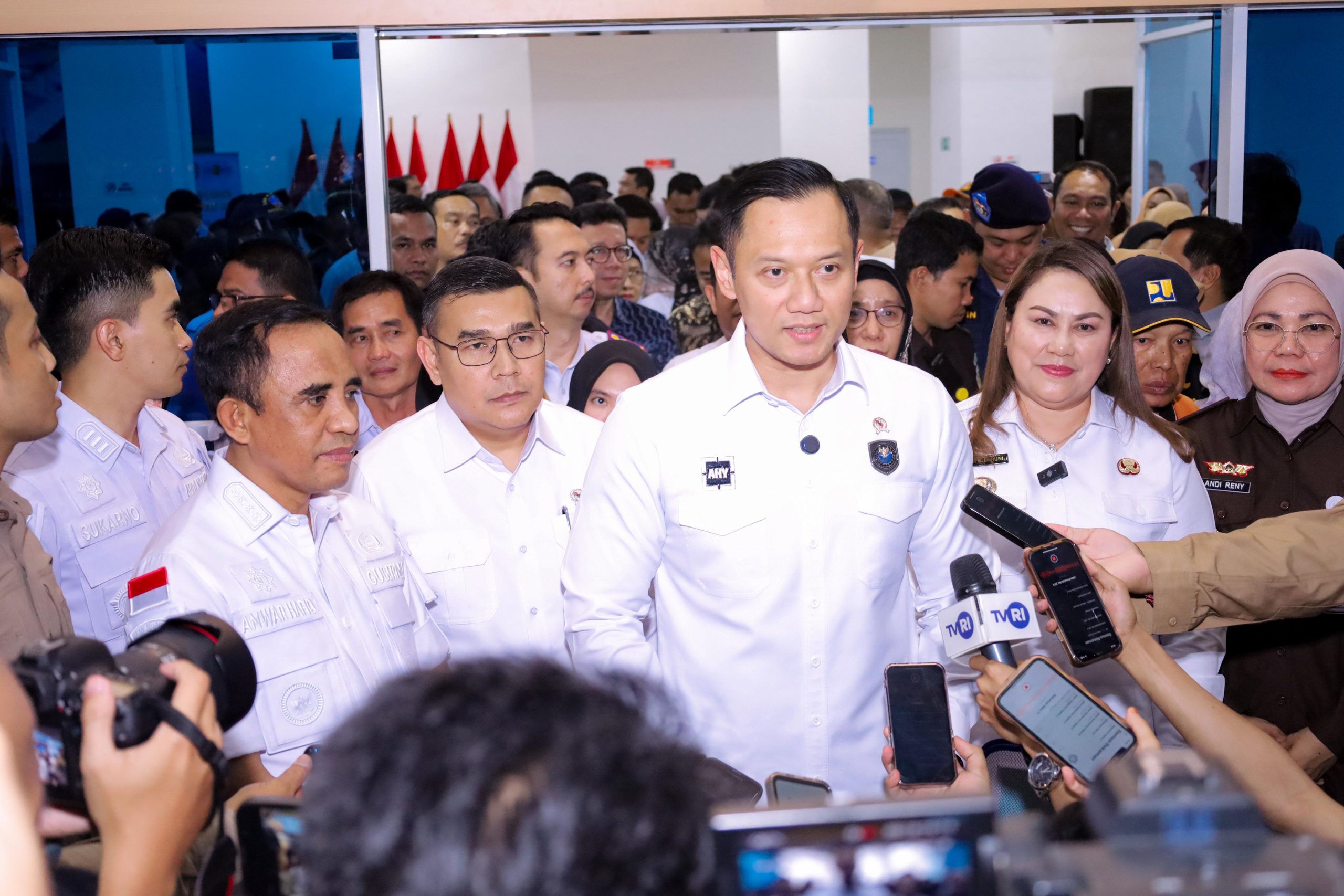 Kunjungan kerja Menteri Koordinator Bidang Infrastruktur dan Pembangunan Kewilayahan Republik Indonesia, Agus Harimurti Yudhoyono (AHY), ke Sulawesi Tengah mencatat momen penting bagi Kabupaten Donggala.