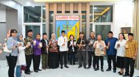 - Gubernur Sulawesi Tengah, Dr. H. Anwar Hafid, M.Si, menerima audiensi Ketua Sejati Petani Sorgum Indonesia (SEPASI) Provinsi Sulawesi Tengah, Laxmi Lanasir, bersama jajaran pengurus, di ruang kerjanya pada Jum'at (11/7/2025).