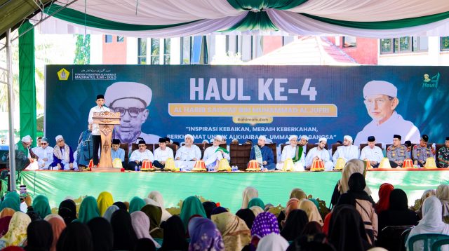Haul ke-4 Al Habib Saggaf Bin Muhammad Al Jufri, di Ponpes Madinatul Ilmi Alkhairaat, Dolo, Kabupaten Sigi, Minggu (13/7/2025).