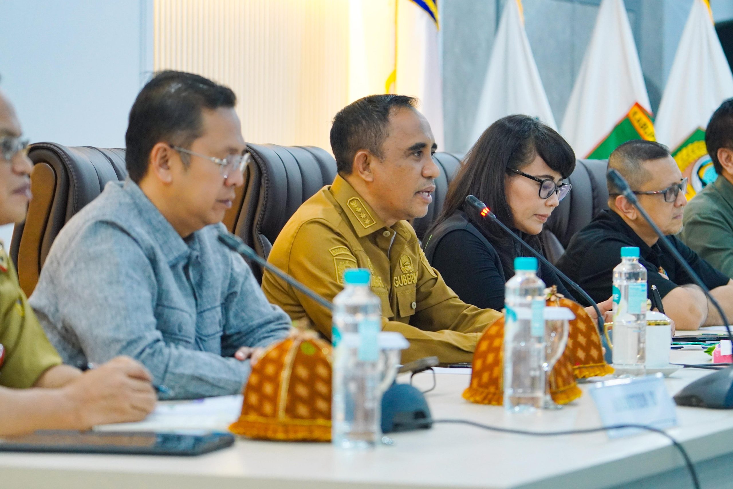 Gubernur Sulteng, H. Anwar Hafid saat menerima kunjungan tim verifikasi KORMI Nasional di Ruang Polibu, Kantor Gubernur Sulteng, Senin (14/7/2025).