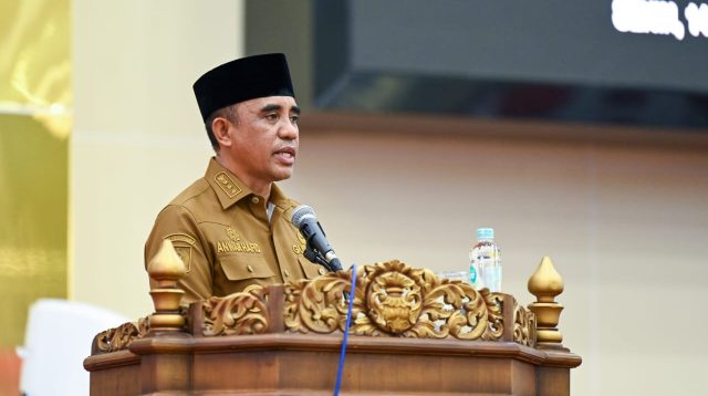 Gubernur Sulteng Dr. H. Anwar Hafid, M.Si