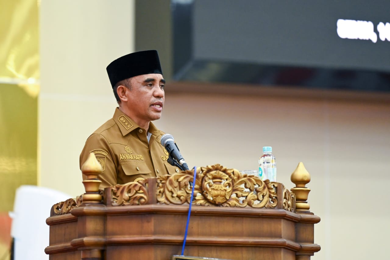 Gubernur Sulteng Dr. H. Anwar Hafid, M.Si
