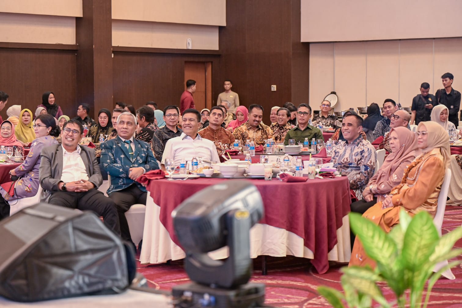 Gubernur Dr. H. Anwar Hafid, M.Si pada acara malam ramah tamah di Hotel Santika, Kamis (17/7/2025).