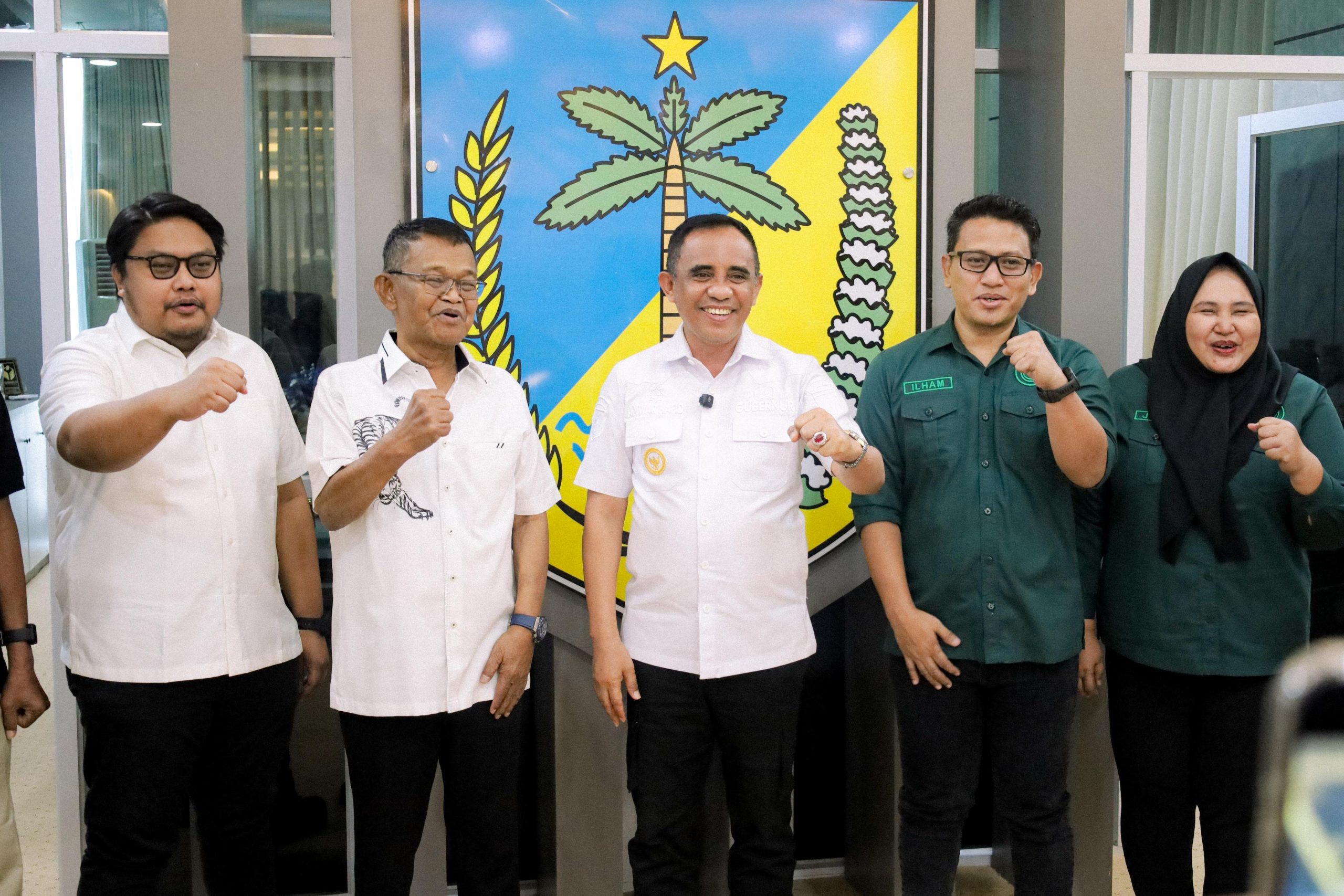 Kunjungan silaturahmi Ketua Umum Persipal FC, H. Rusdy Mastura, bersama jajaran manajemen tim di ruang kerja Gubernur Sulteng, Selasa (23/7/2025).