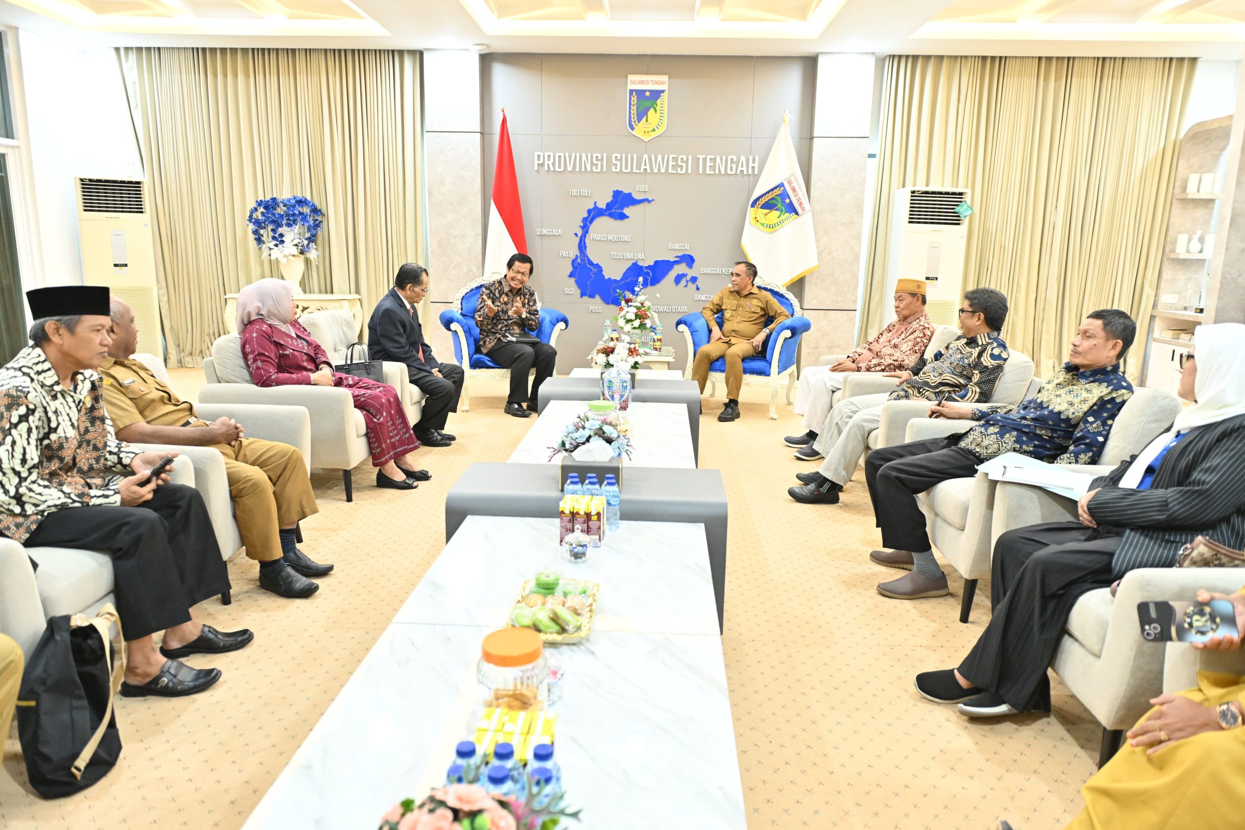 audiens pengurus Dekopinwil Sulteng di ruang kerja gubernur, Senin (28/7/2025).