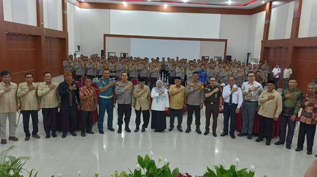 Polda Sulteng bekerjasama dengan FKUB Propinsi Sulteng melaksanakan Pelatihan Penguatan Moderasi Beragama bagi Bhabinkamtibmas pada hari Rabu, 30 Juli 2025 yang bertempat di Gedung Pogombo Kantor Gubernur Sulteng.