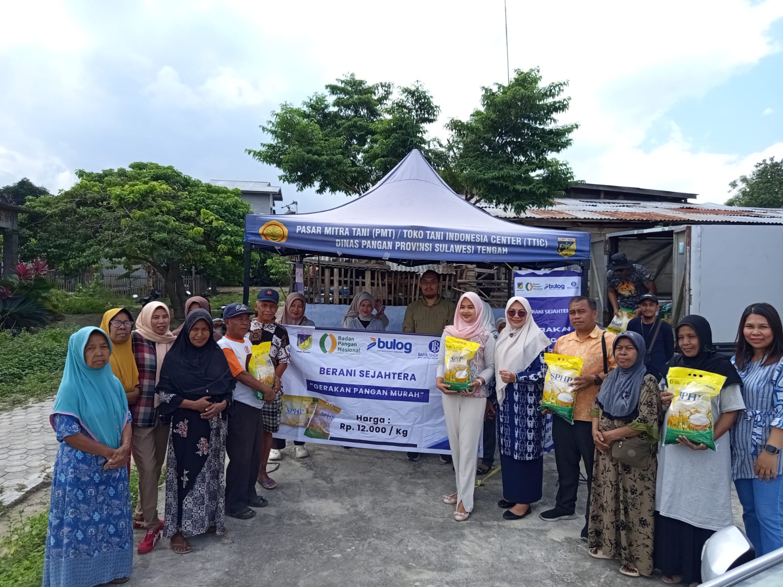 Digelar di dua wilayah bertempat di Mesjid Al-Mukarram (Kelurahan Kawatuna) dan mesjid Baiturrahman Perumahan Dosen (Kelurahan Tondo).