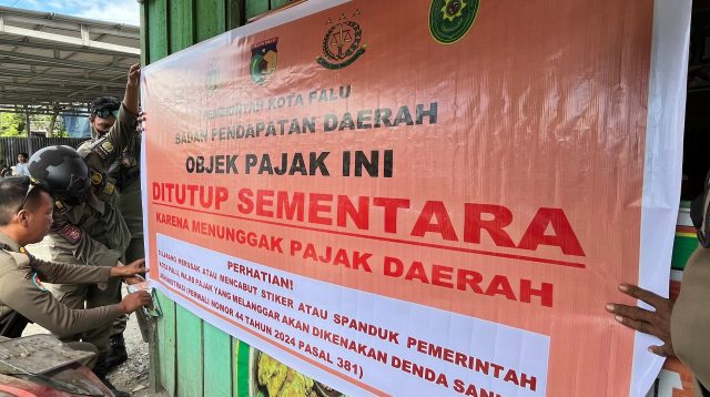 Salah satu tempat usaha di Kota Palu yang disegel sementara oleh Pemerintah Kota (Pemkot) Palu.