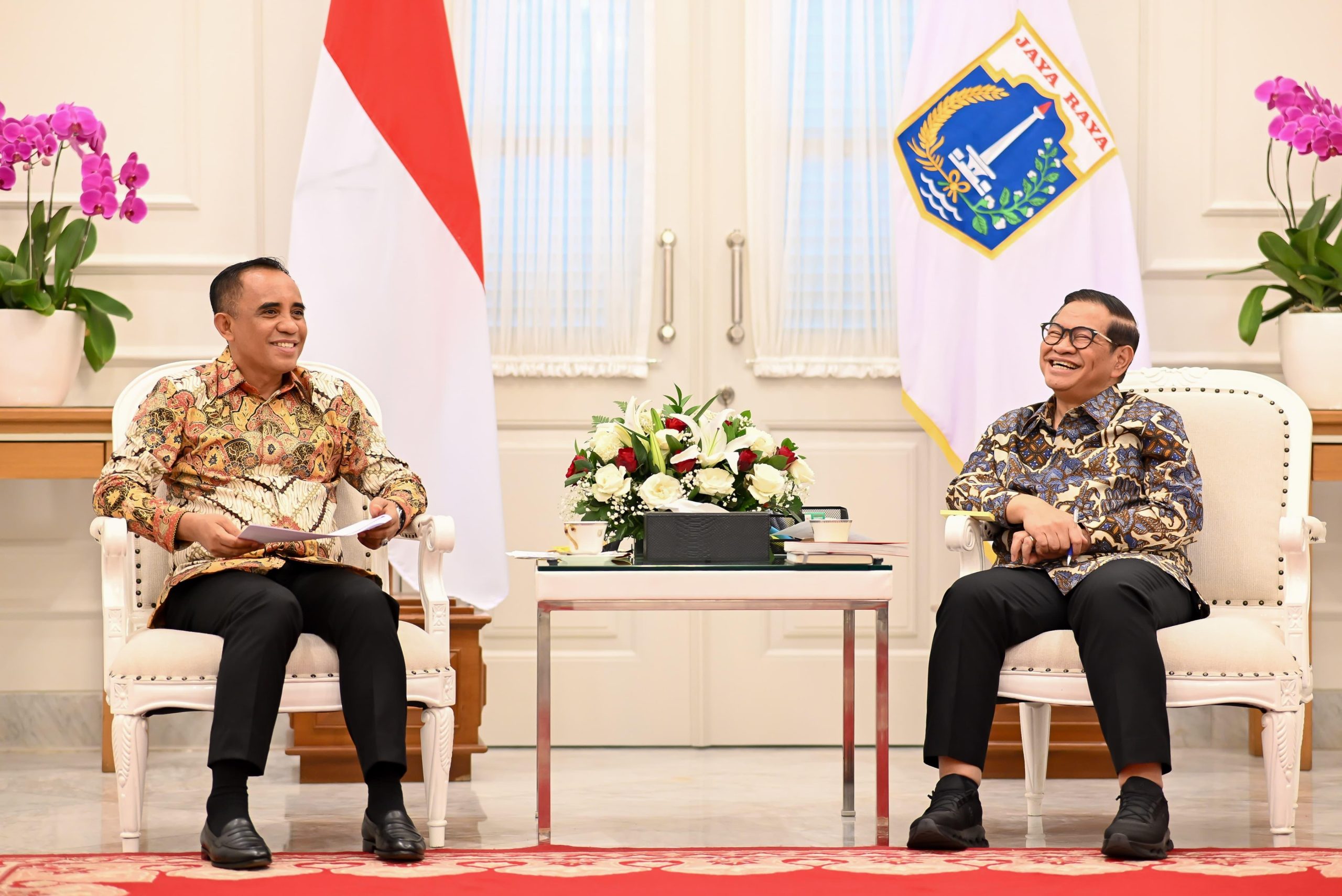Gubernur Sulawesi Tengah, Anwar Hafid (kiri) dan Gubernur DKI Jakarta Pramono Anung
