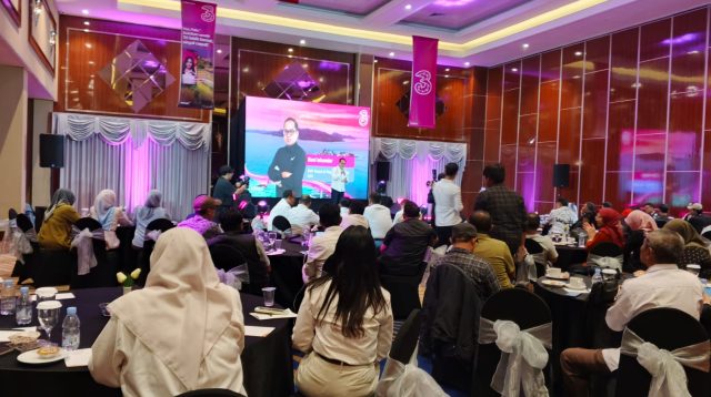 Kegiatan Media Update Jelajah Tri di Kota Palu.