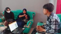 Orang tua siswa yang anaknya bersekolah di SMAN 4 Palu, datangi operator MTs Annur Buts Palu. FOTO: Mohammad Rizal/Filesulawesi.com