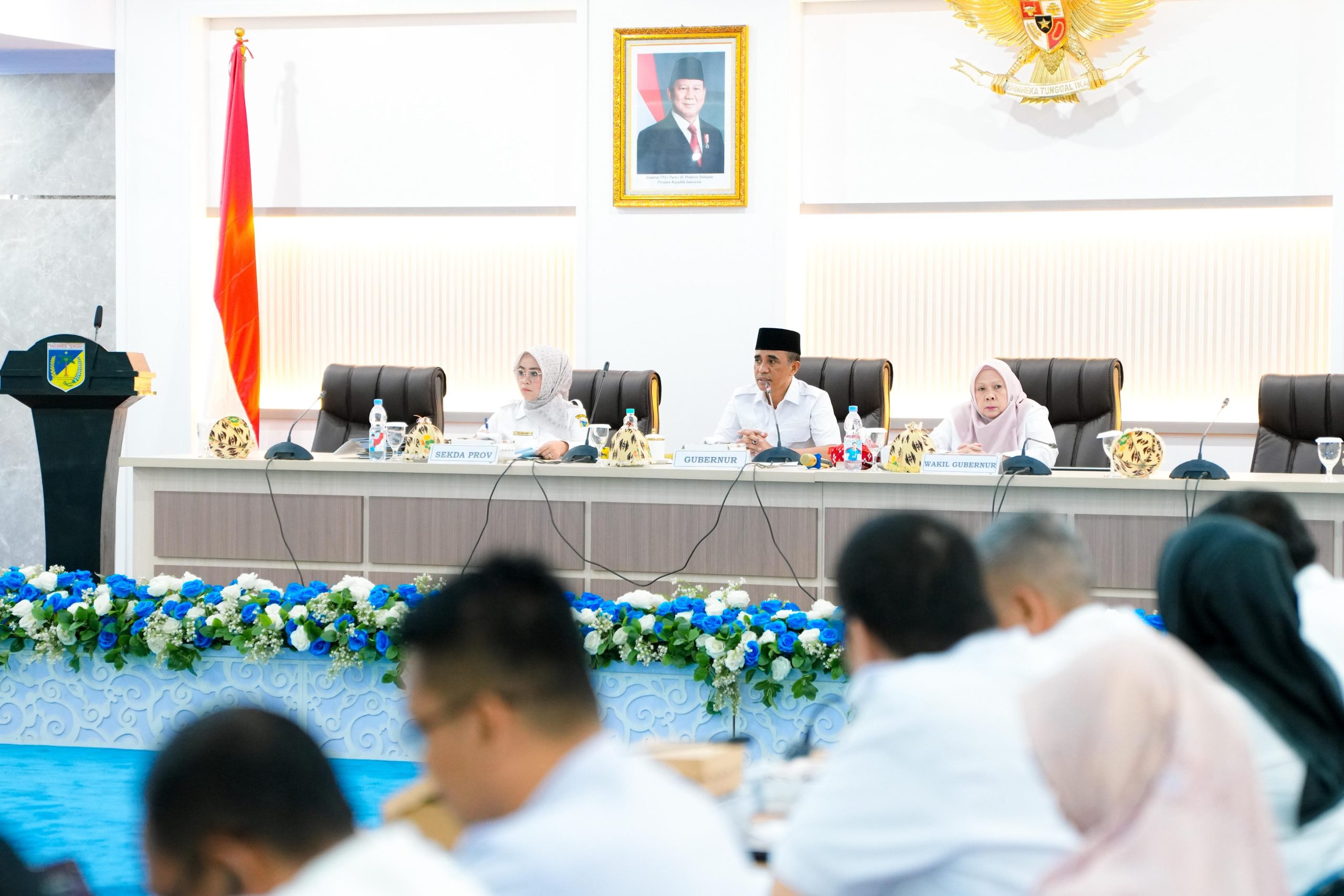 Gubernur Sulawesi Tengah Anwar Hafid didampingi Wakil Gubernur dr. Reny Lamadjido dan Sekretaris Daerah Novalina memimpin Rapat Pimpinan (Rapim) Evaluasi dan Pengawasan Realisasi APBD Tahun Anggaran 2025
