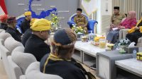 Gubernur Sulawesi Tengah, Anwar Hafid, menerima audiensi pengurus Badan Musyawarah Adat (BMA)