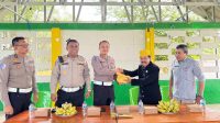 denda adat (Givu) berupa 1 (satu) ekor kambing terhadap pelaku pelanggaran lalu lintas terutama pemakaian knalpot brong pada kendaraan sepeda motor.