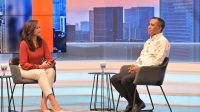 Gubernur Sulawesi Tengah, Dr. H. Anwar Hafid, M.Si (kanan)