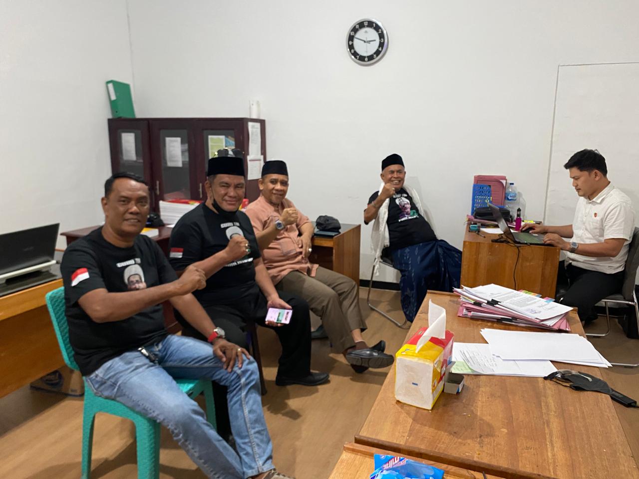 mendatangi Direktorat Reserse Cyber Crime Polda Sulawesi Tengah, guna menagih penanganan Kasus Fuad Plered
