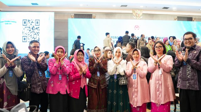 menghadiri Rapat Kerja Nasional (Rakernas) Dewan Kerajinan Nasional Tahun 2025 yang digelar di Mercure Convention Center Ancol, Jakarta Utara, Senin (23/9/2025).